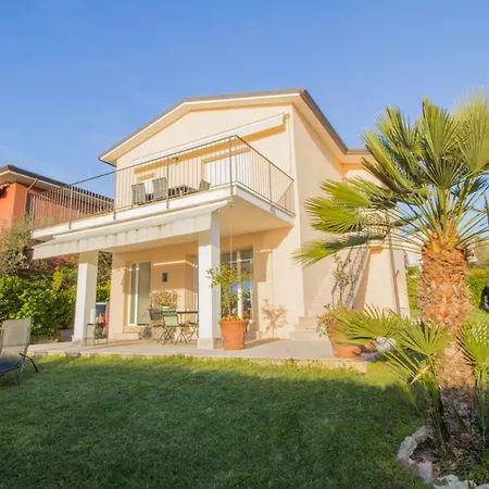 Bardolinolungolago Di Garda • Piscina • Parking Bardolino