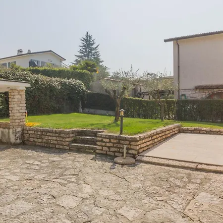 Bardolinolungolago Di Garda • Piscina • Parking