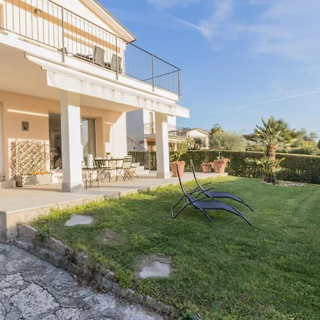 Bardolinolungolago Di Garda • Piscina • Parking Апартаменты